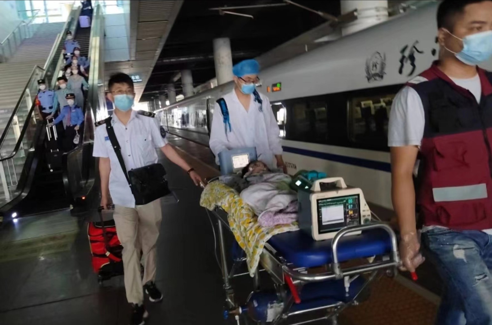 建德县高铁转运公司